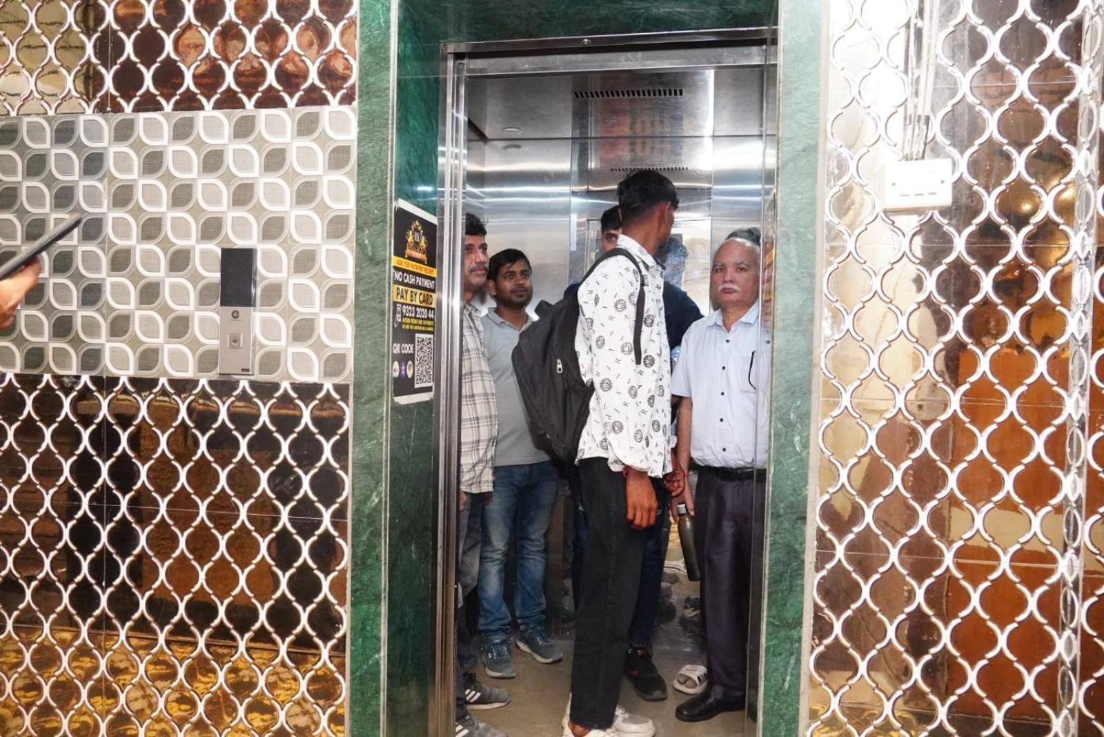 Hotel Golden Plaza Vashi Eksteriør bilde